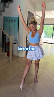 Abigail Lutz feet photo thumbnail