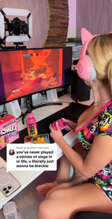 Abigail Lutz feet photo thumbnail