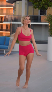 Abigail Lutz feet photo thumbnail