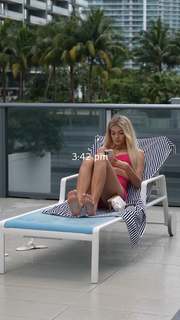 Abigail Lutz feet photo thumbnail