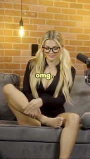Abigail Lutz feet photo 18
