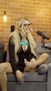 Abigail Lutz feet photo 17