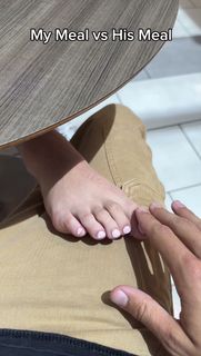 Abigail Lutz feet photo 4