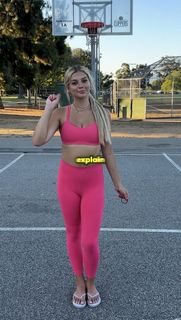 Abigail Lutz feet photo 2