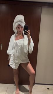 Abigail Lutz feet photo 20