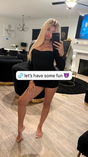 Abigail Lutz feet photo 10