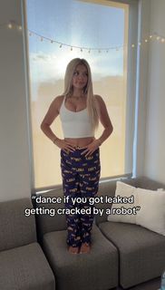 Abigail Lutz feet photo 8