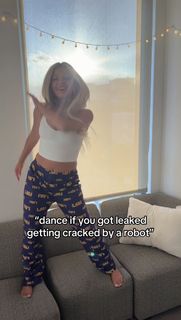 Abigail Lutz feet photo 5
