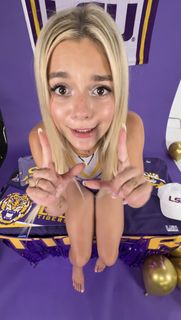 Abigail Lutz feet photo 16