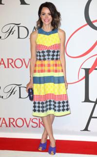 Abigail Spencer feet photo thumbnail