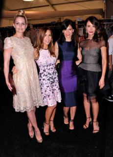 Abigail Spencer feet photo thumbnail