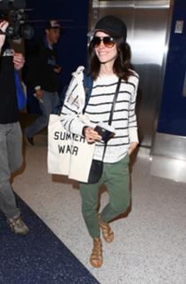 Abigail Spencer feet photo thumbnail