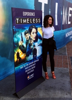 Abigail Spencer feet photo thumbnail