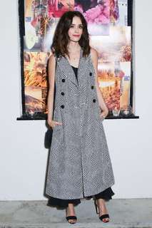 Abigail Spencer feet photo thumbnail