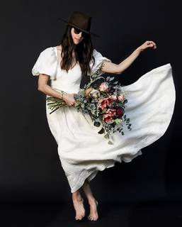 Abigail Spencer feet photo thumbnail