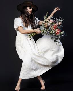 Abigail Spencer feet photo thumbnail