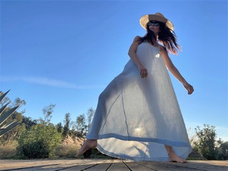 Abigail Spencer feet photo thumbnail