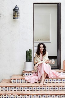 Abigail Spencer feet photo thumbnail