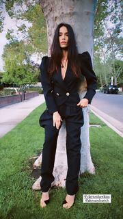 Abigail Spencer feet photo thumbnail