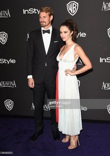 Abigail Spencer feet photo thumbnail