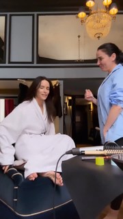 Abigail Spencer feet photo thumbnail