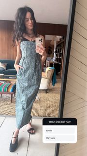 Abigail Spencer feet photo thumbnail