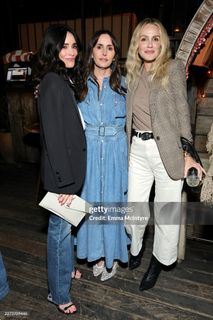 Abigail Spencer feet photo 11