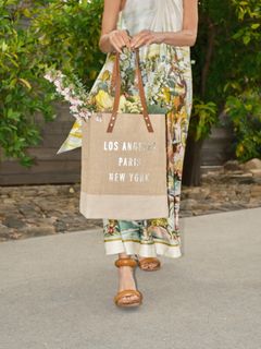 Abigail Spencer feet photo 8