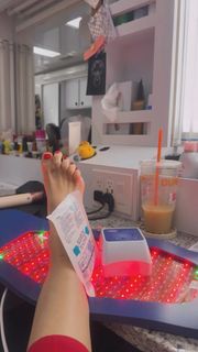 Abigail Spencer feet photo 7