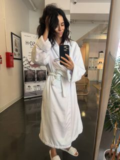 Abigail Spencer feet photo 2