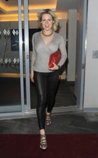 Abigail Titmuss feet photo thumbnail