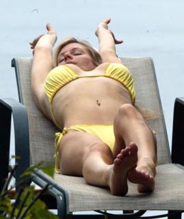 Abigail Titmuss feet photo thumbnail