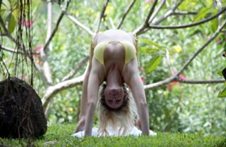 Abigail Titmuss feet photo thumbnail