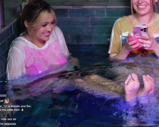 Abril Abdamari Garza Alonso feet photo thumbnail