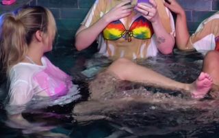 Abril Abdamari Garza Alonso feet photo thumbnail