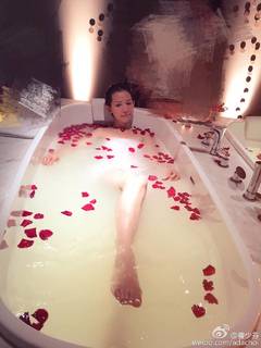 Ada Choi feet photo 9