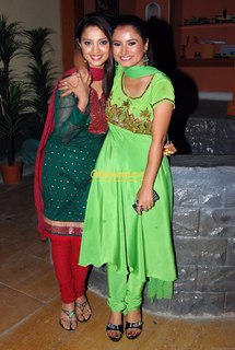 Adaa Khan feet photo 1