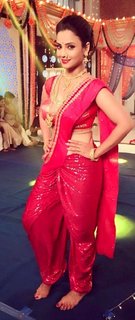 Adaa Khan feet photo 8