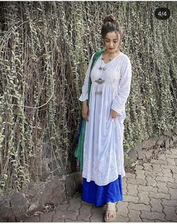 Adaa Khan feet photo 15