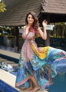 Adaa Khan feet photo 3