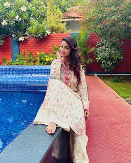 Adaa Khan feet photo 19