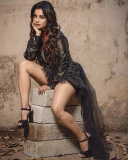 Adaa Khan feet photo 18