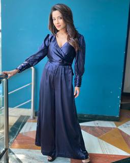 Adaa Khan feet photo 16