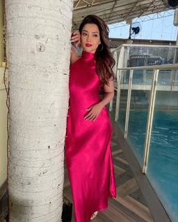 Adaa Khan feet photo 14