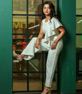 Adaa Khan feet photo 11