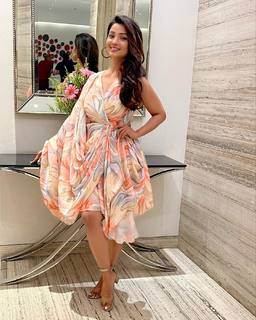 Adaa Khan feet photo 2