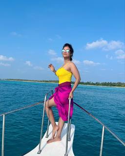 Adaa Khan feet photo 15