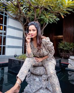 Adaa Khan feet photo 14