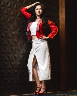 Adaa Khan feet photo 13
