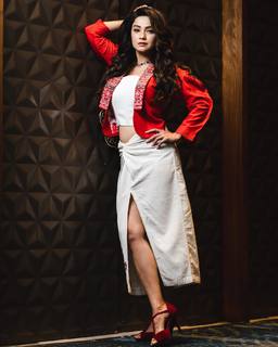 Adaa Khan feet photo 11